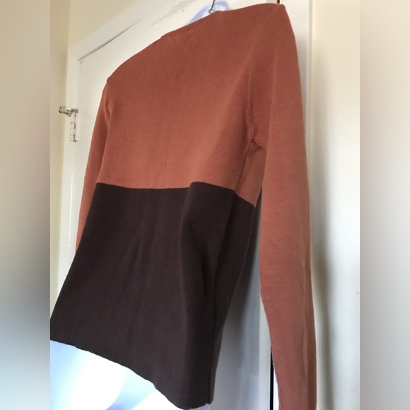 Erik Stewart , size S , women sweater , V neck , long sleeves , crochet 🧶! - Picture 14 of 16